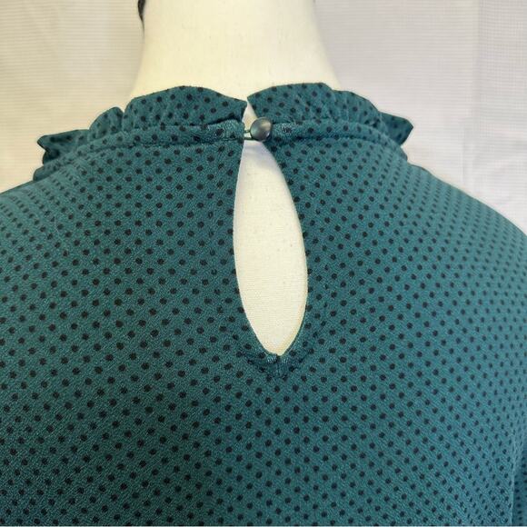 PRICED TO SELL!!   Adrianna Papell Green Polka Dot Smocked Blouse - Size Small - Picture 5 of 12